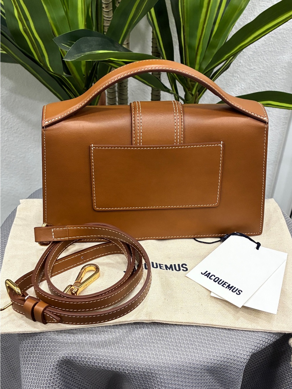 Authentic Jacquemus Brown Top Handle Crossbody gold Hardware Structured Satchel - Picture 4 of 6